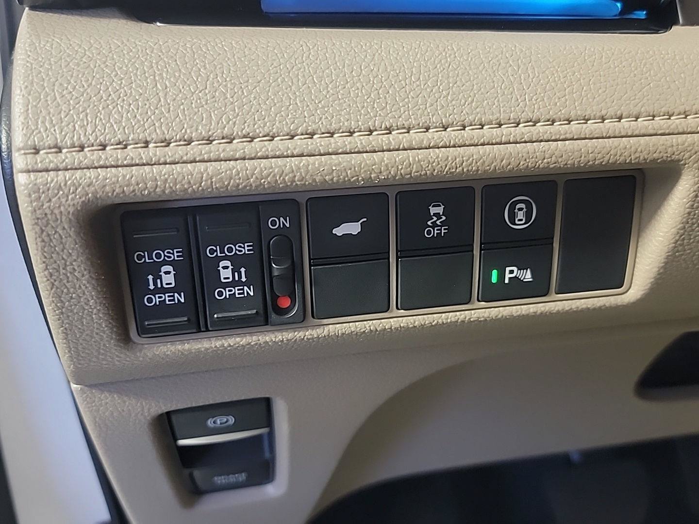 Certified 2022 Honda Odyssey Touring image 37
