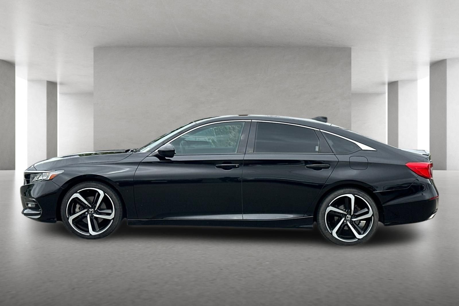 Used 2018 Honda Accord Sport image 7
