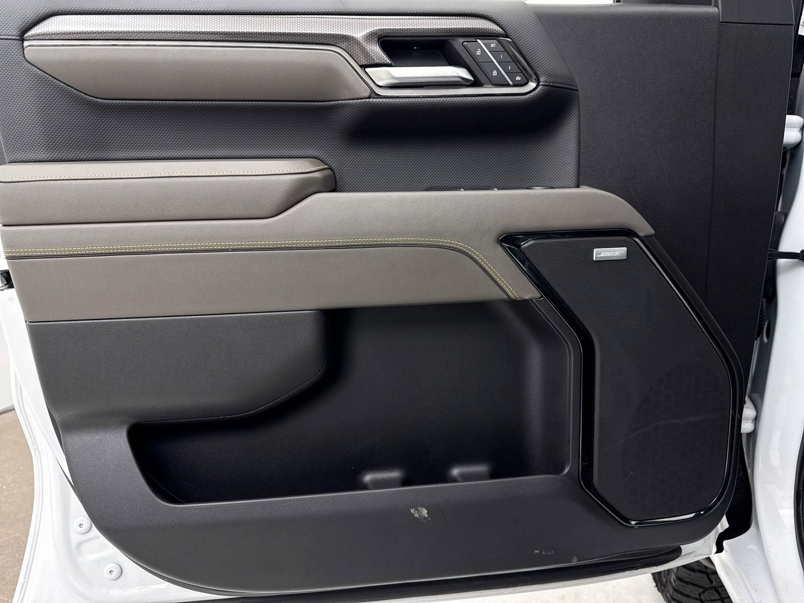 Used 2024 Chevrolet Silverado 1500 ZR2 w/ LPO, Dark Essentials Package image 34