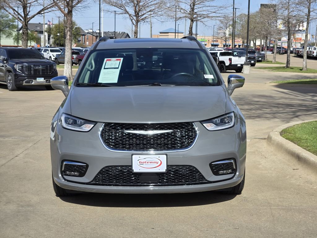 Used 2022 Chrysler Pacifica Limited image 2