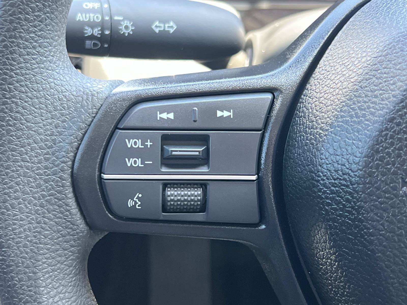 Certified 2025 Honda Accord SE image 9