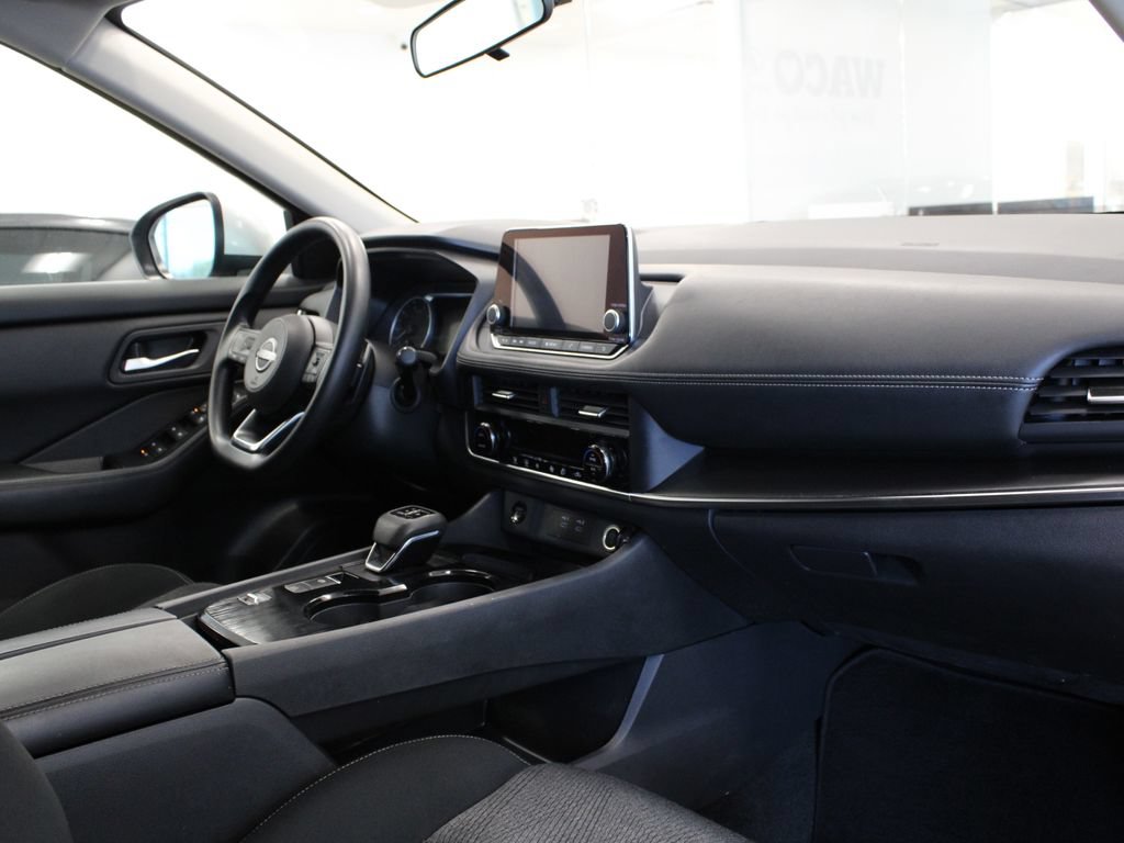 Used 2024 Nissan Rogue SV FWD image 17