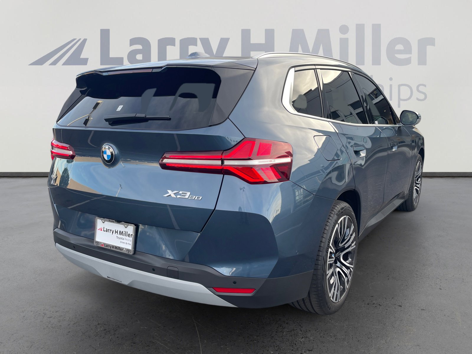 Used 2025 BMW X3 xDrive30i w/ Convenience Package image 5