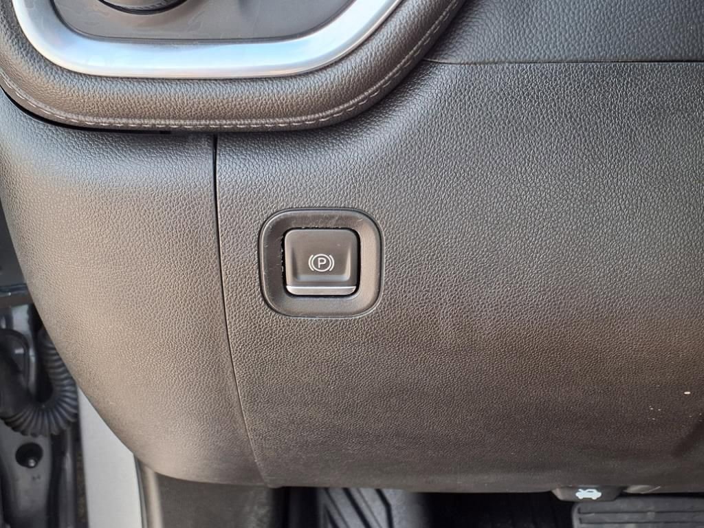 Used 2022 Chevrolet Silverado 1500 LT Trail Boss w/ Bed Protection Package image 25