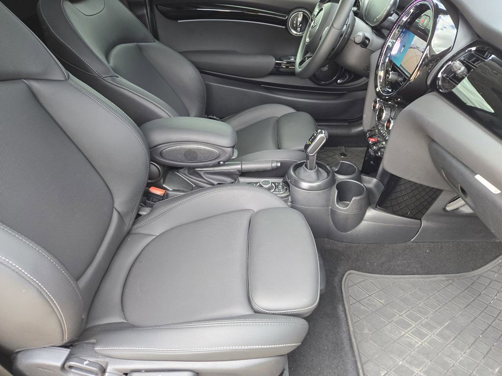 Used 2024 MINI Cooper S image 9