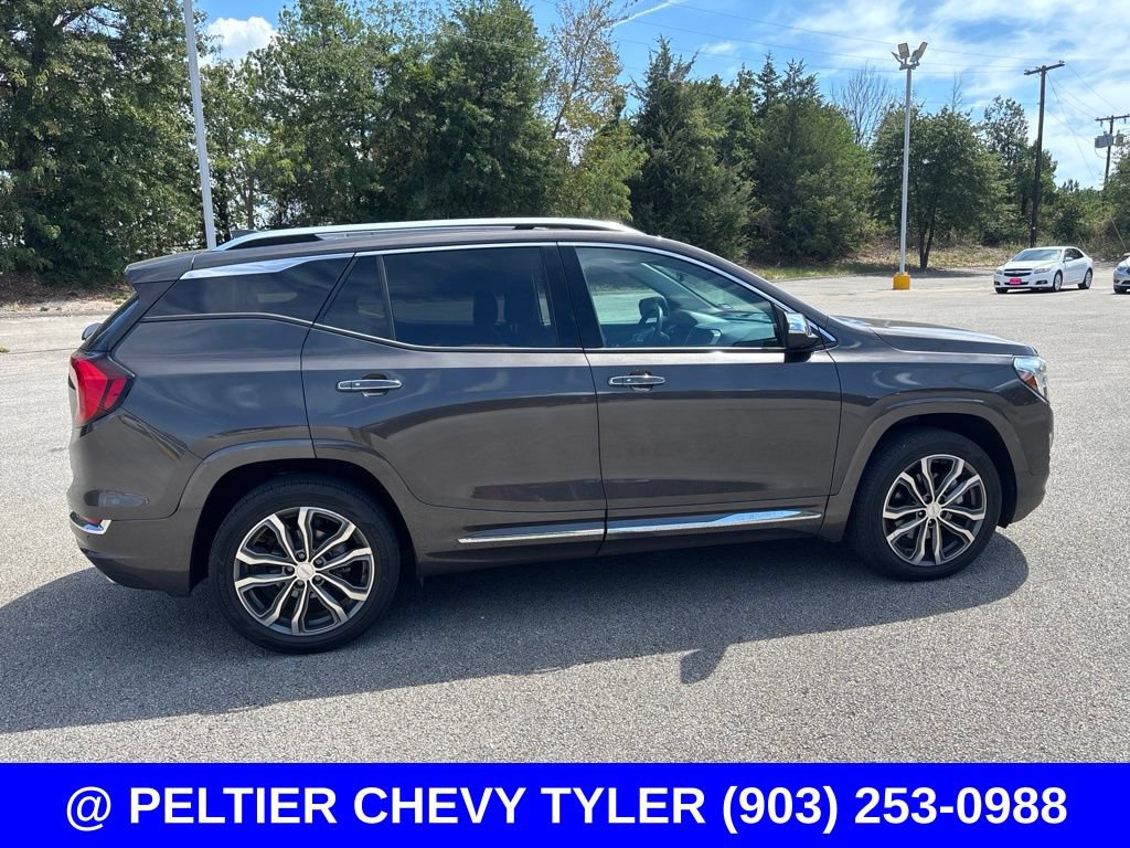 Used 2020 GMC Terrain Denali w/ Denali Premium Package AWD/4WD image 8