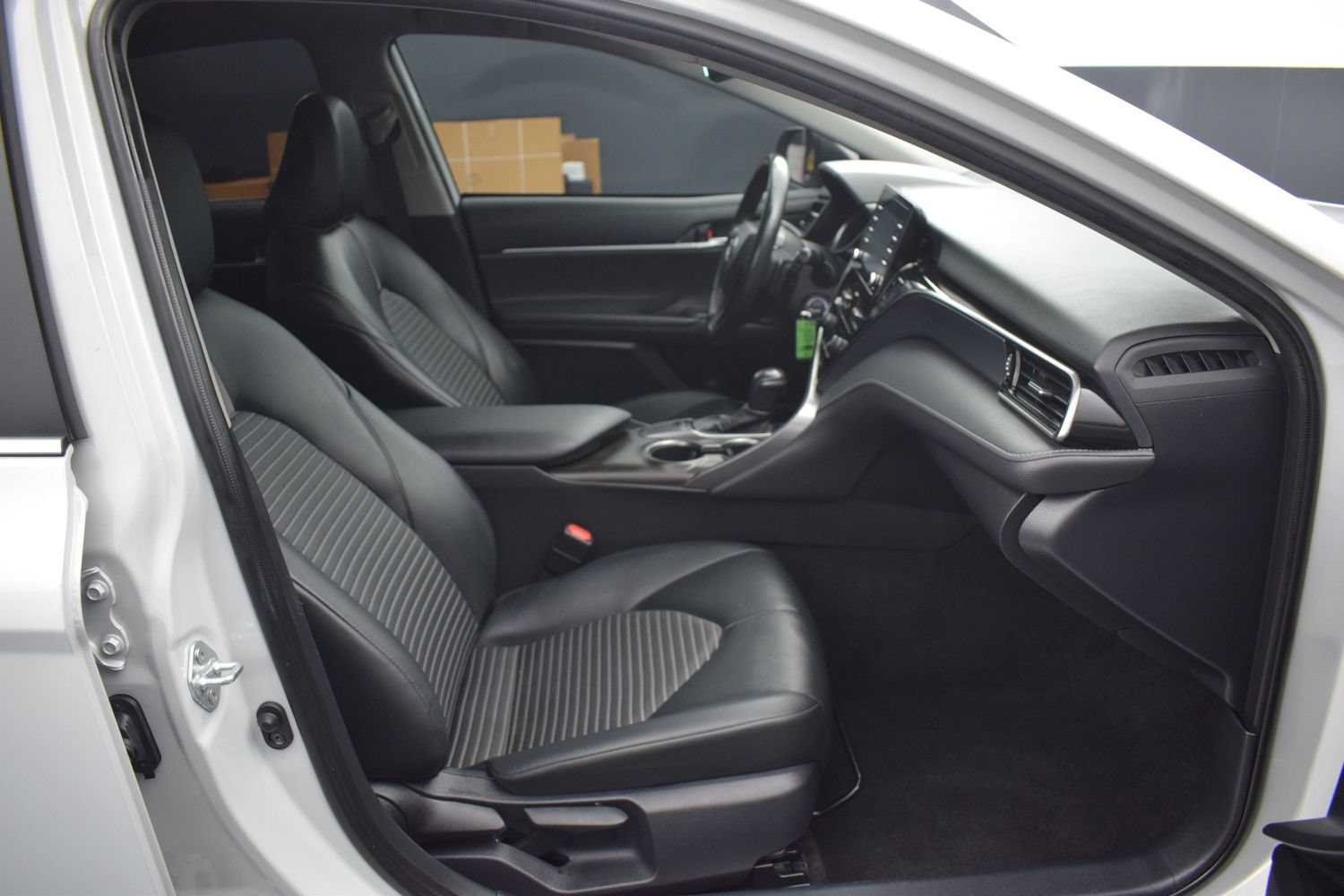 Used 2024 Toyota Camry SE FWD image 10