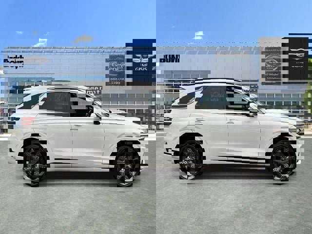 Used 2025 Genesis GV70 3.5T Sport w/ Sport Advanced Package image 2