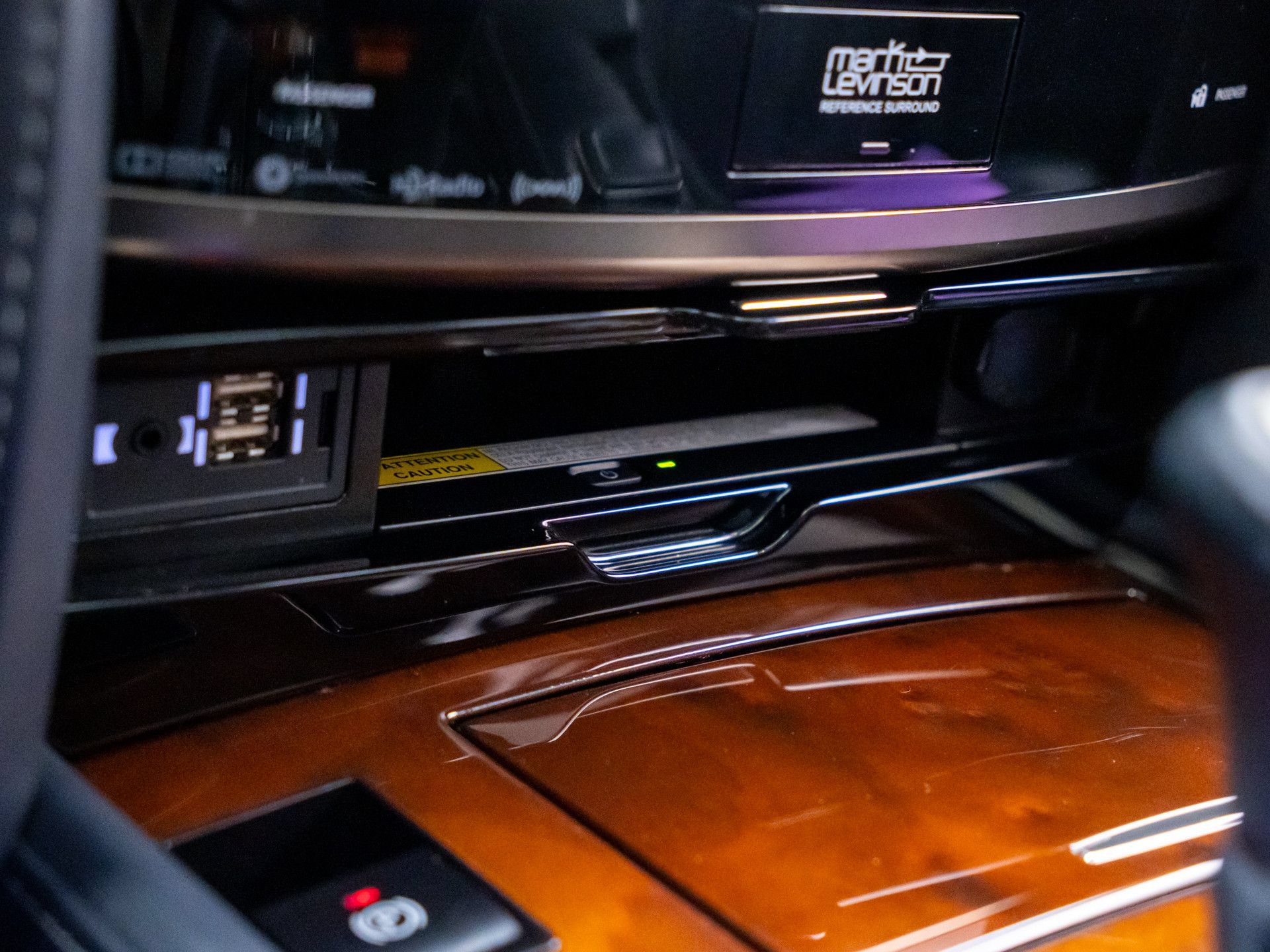 Used 2020 Lexus LX 570 4WD w/ Luxury Package image 30