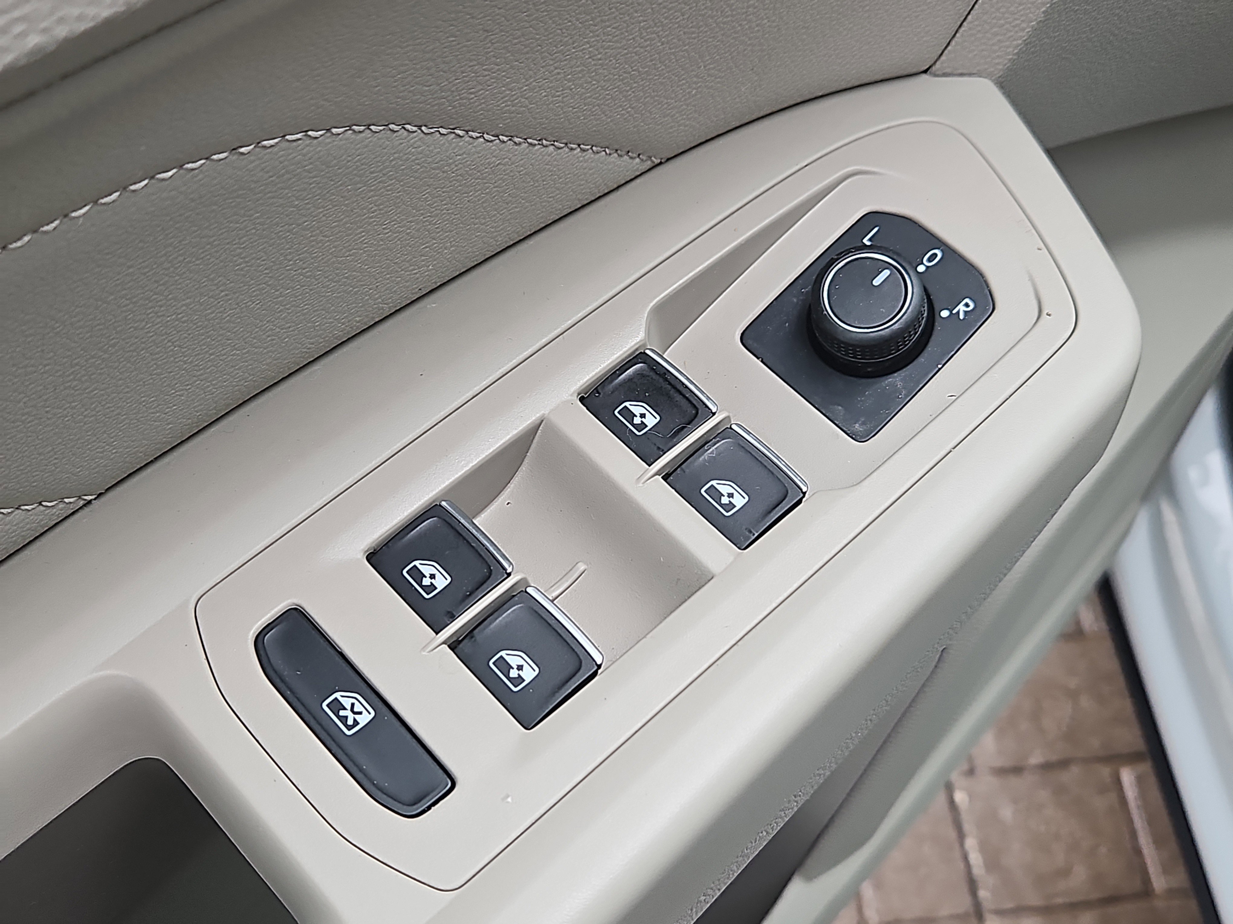 Used 2022 Volkswagen Atlas SE image 19