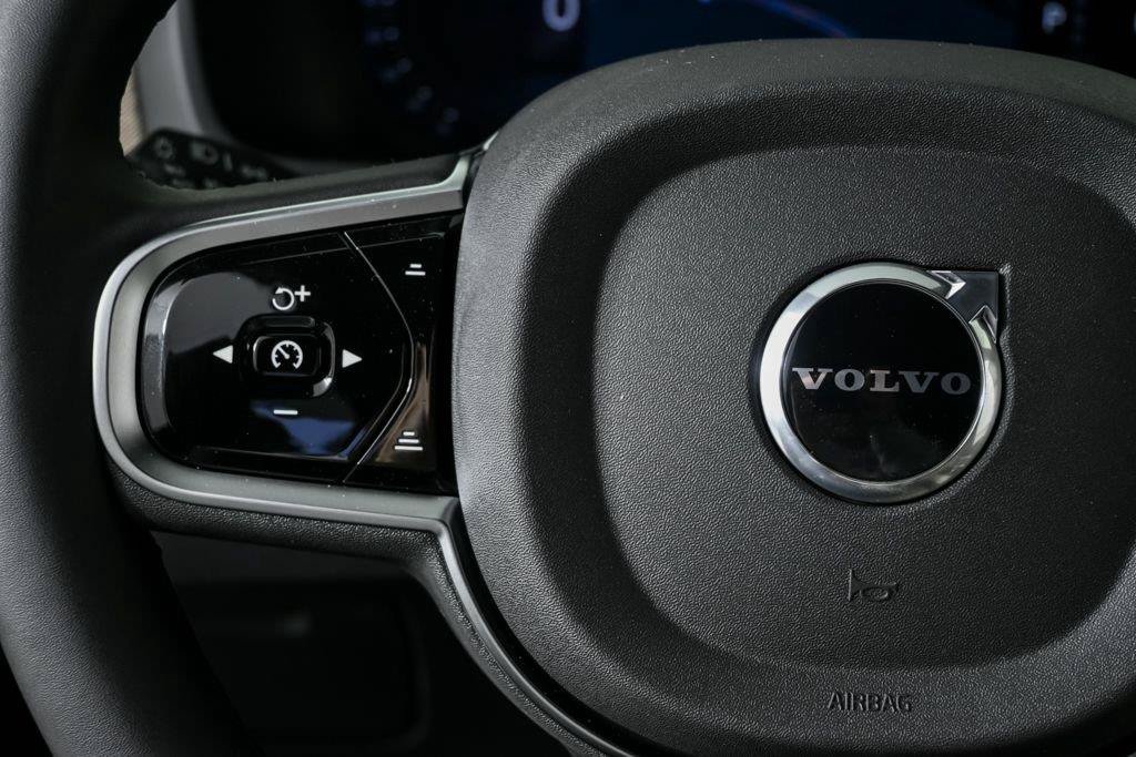 Used 2026 Volvo XC90 B6 Plus w/ Protection Package Premier AWD/4WD image 12