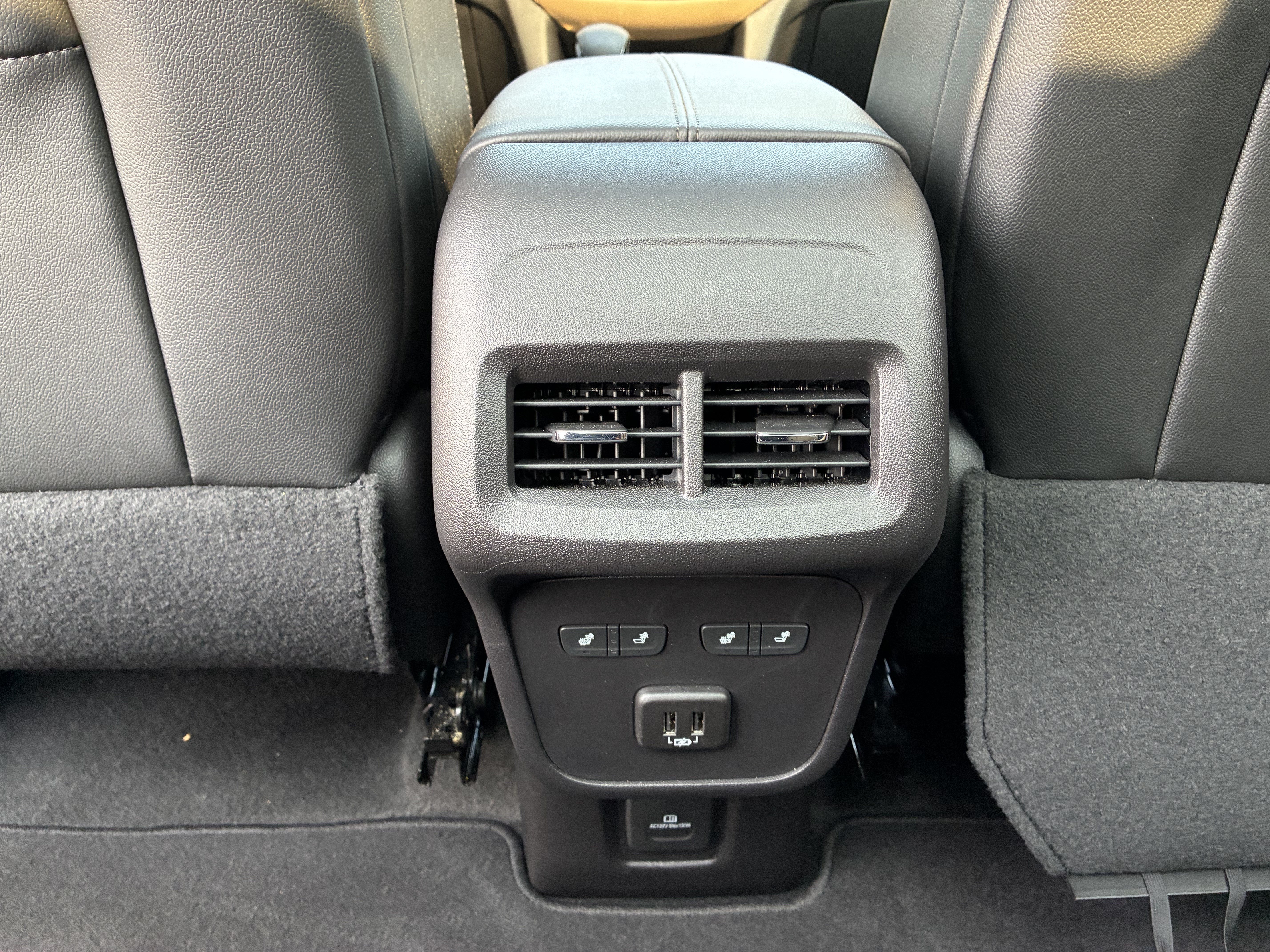 Used 2024 Chevrolet Equinox Premier FWD image 18