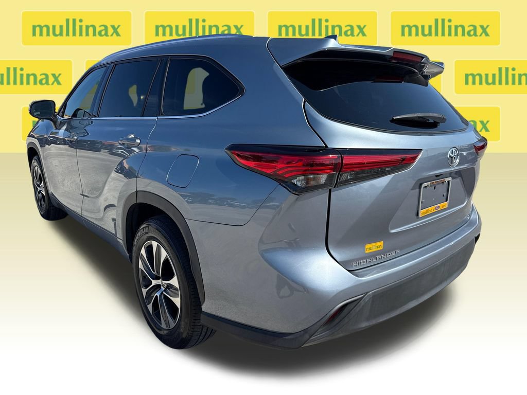 Used 2021 Toyota Highlander XLE FWD image 10