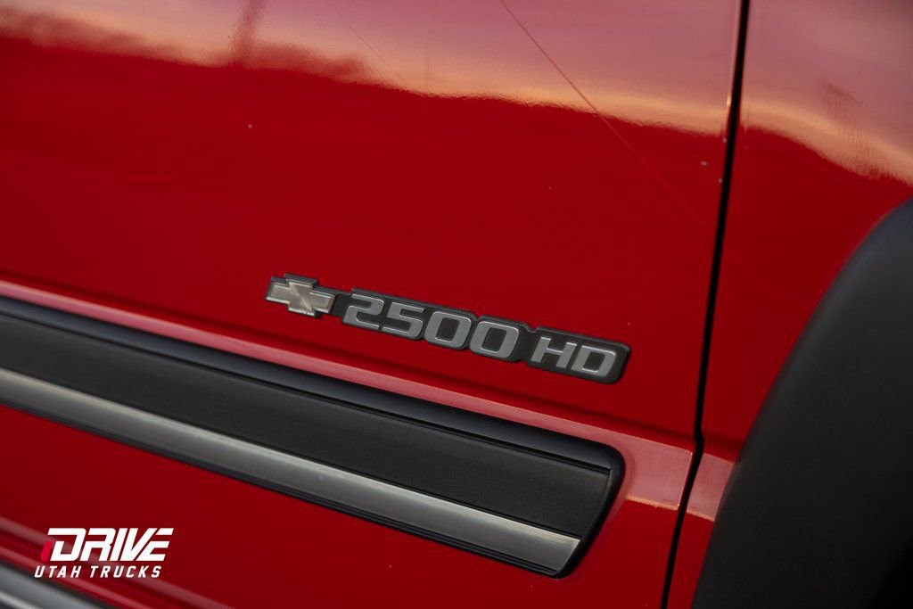 Used 2004 Chevrolet Silverado 2500 LS w/ Skid Plate Package image 7