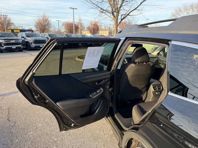 Used 2022 Subaru Outback Premium image 17