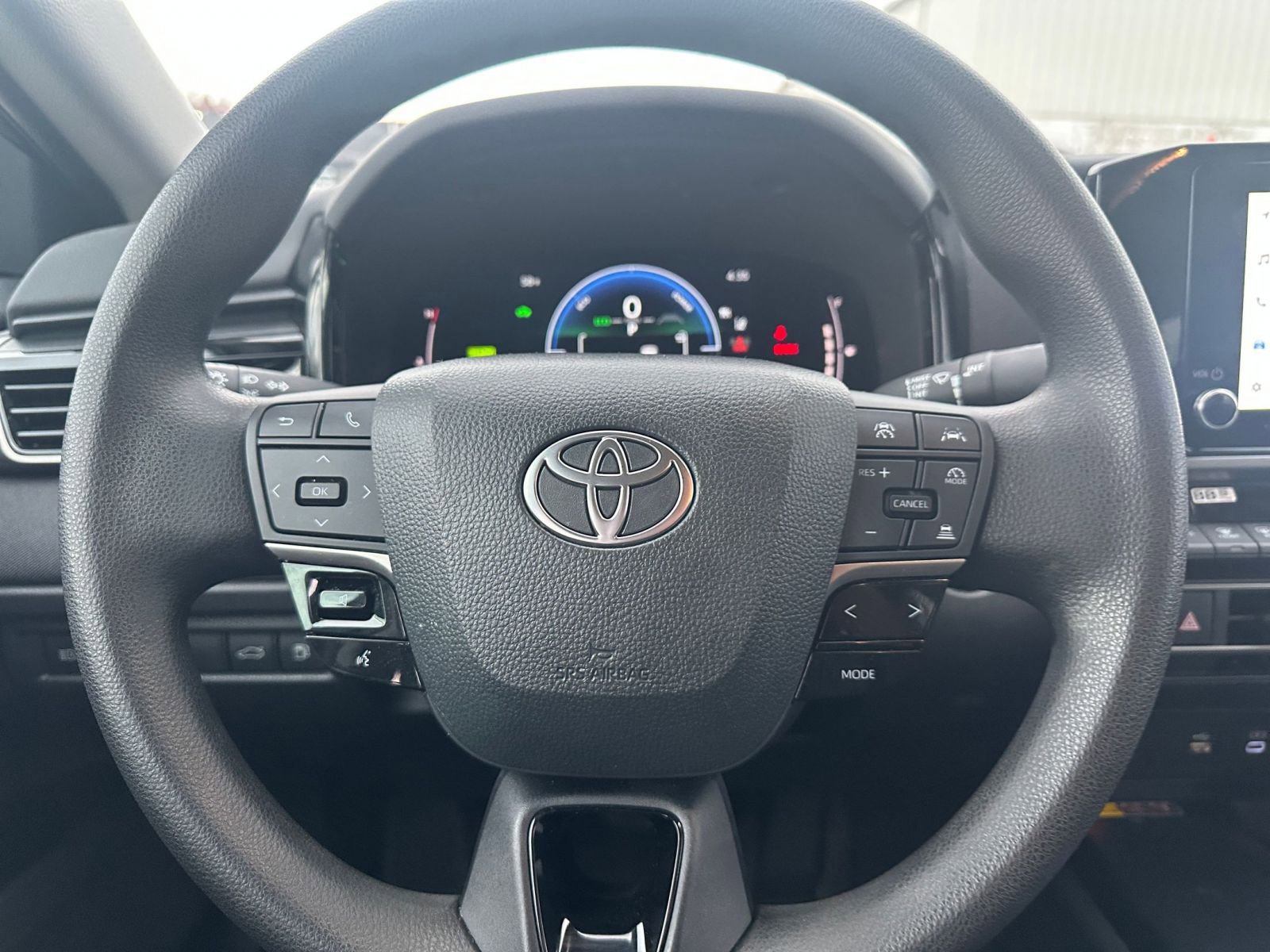 Used 2025 Toyota Camry LE image 27