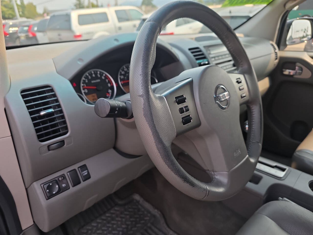 Used 2006 Nissan Frontier LE w/ (X01) Leather Pkg AWD/4WD image 14