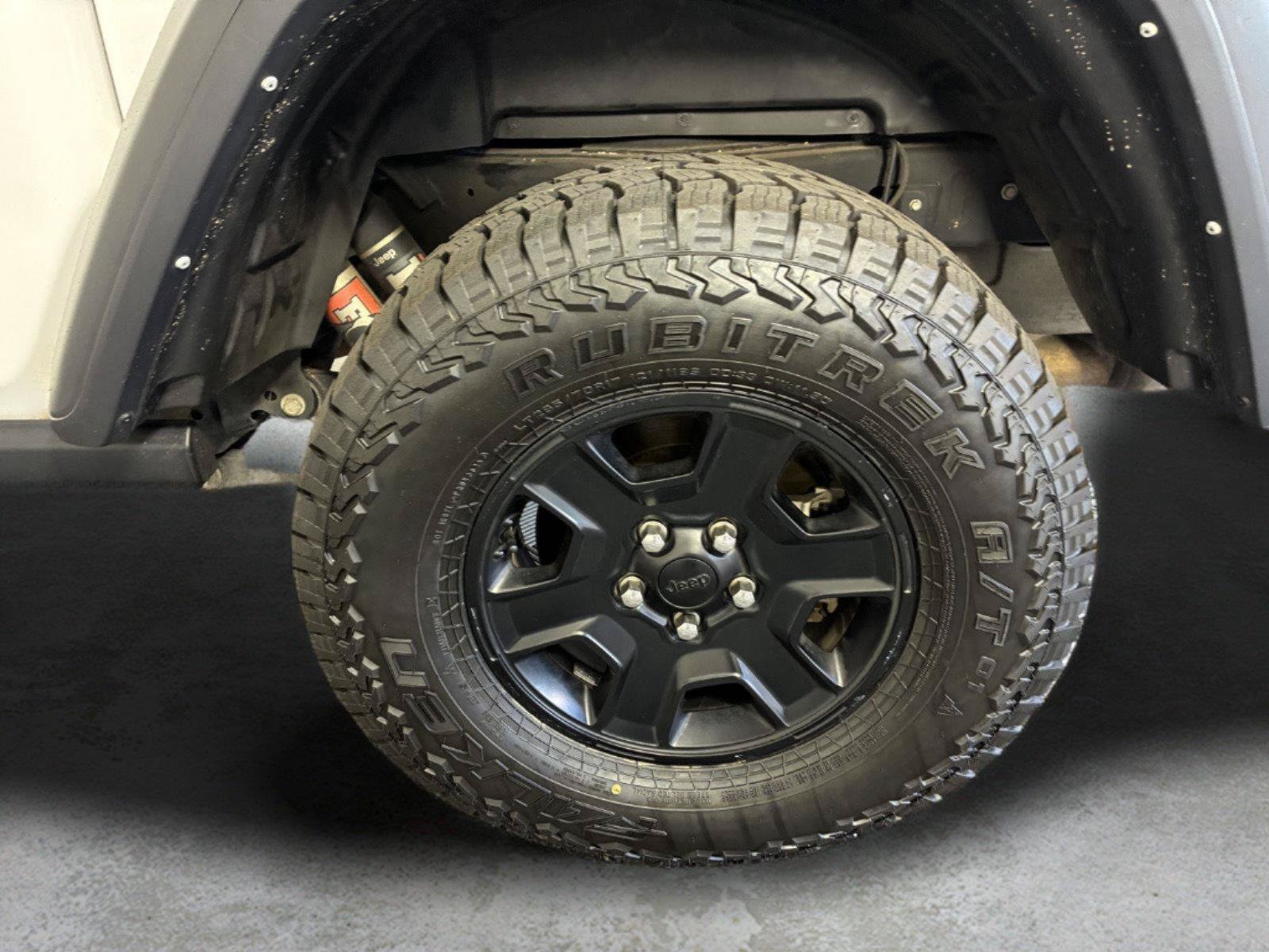 Used 2022 Jeep Gladiator Mojave w/ Trailer Tow Package AWD/4WD image 17