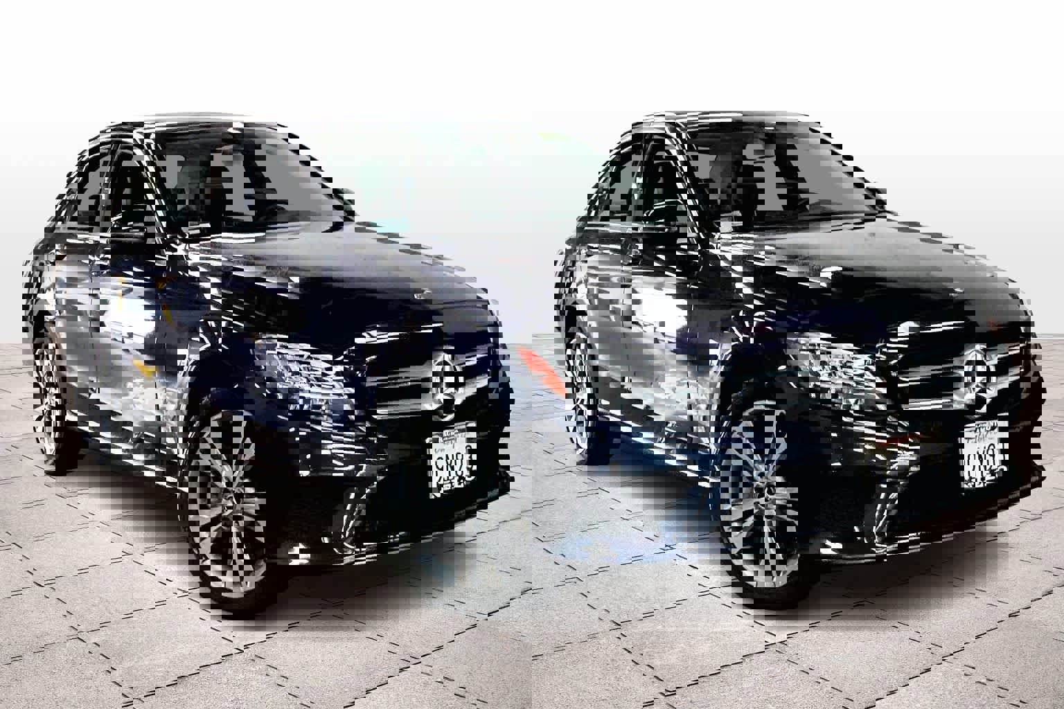 Used 2020 Mercedes-Benz C 300 4MATIC Sedan image 2