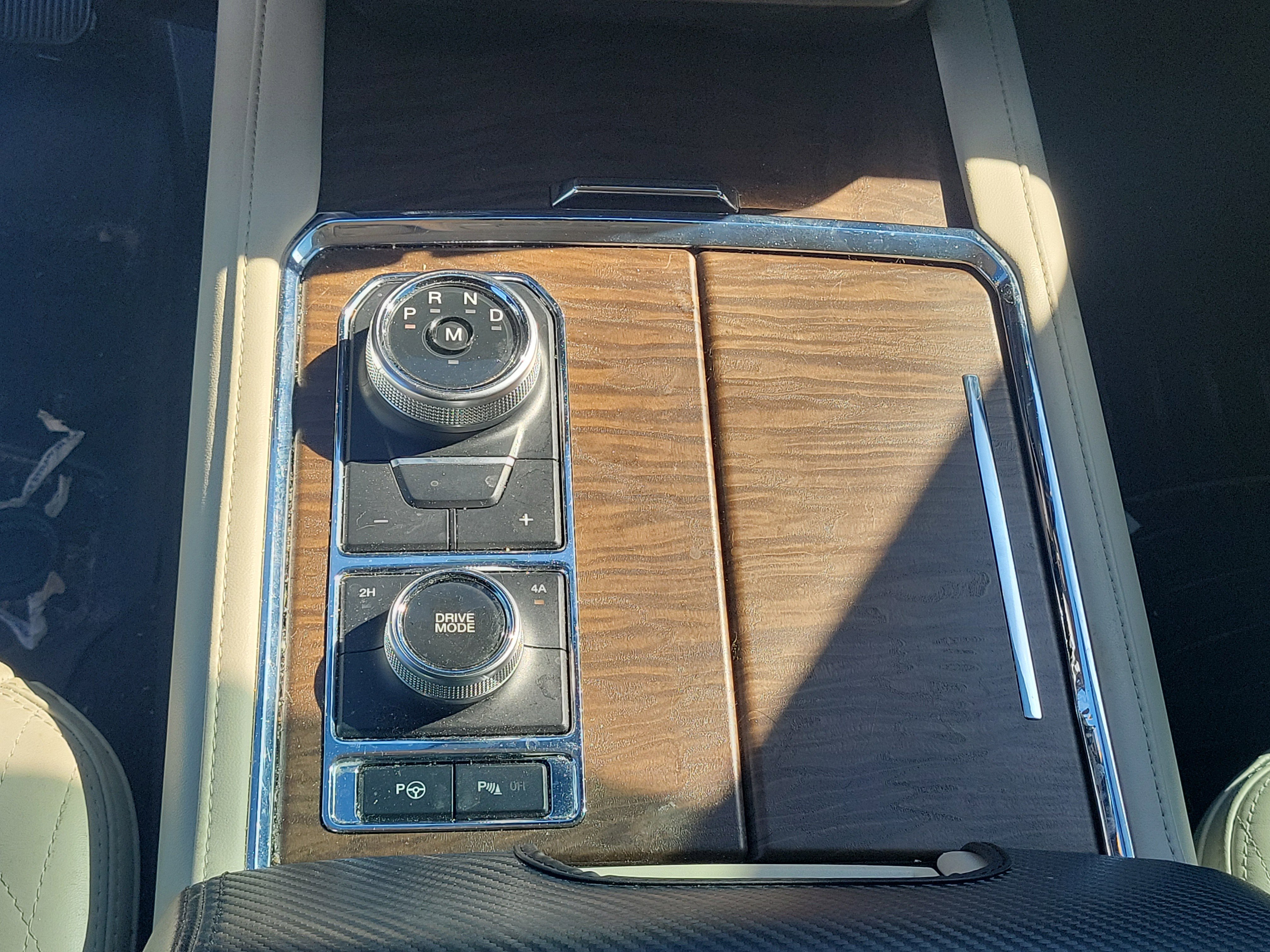 Used 2019 Ford Expedition Platinum image 25