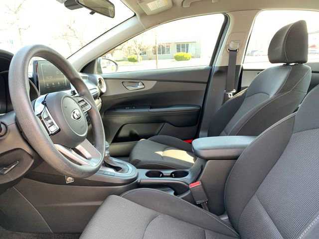 Used 2020 Kia Forte LXS FWD image 13
