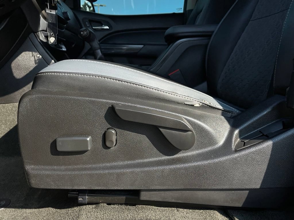 Used 2016 Chevrolet Colorado Z71 AWD/4WD image 23