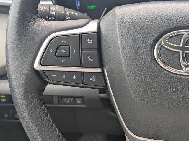 Used 2024 Toyota Sienna XLE FWD image 20