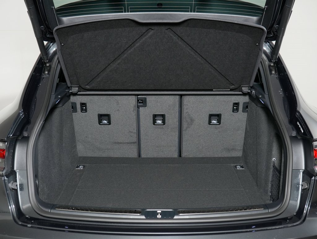 New 2026 Porsche Macan Turbo image 13