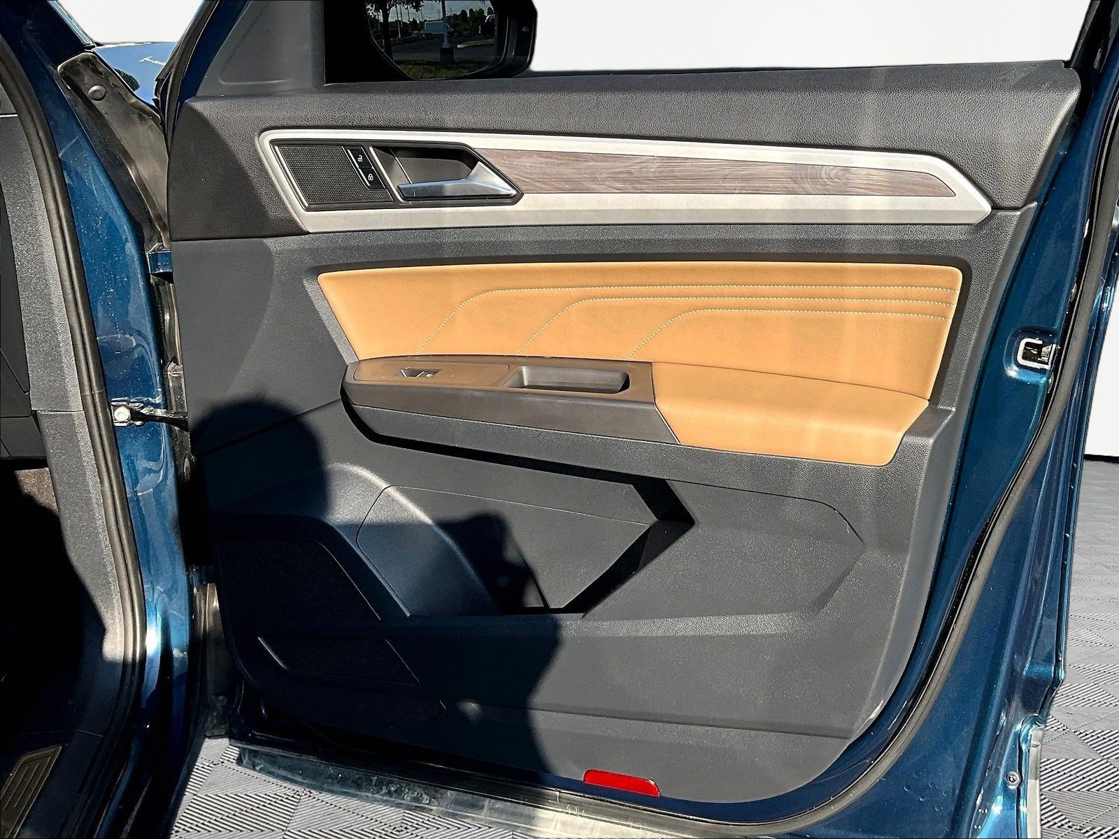 Used 2022 Volkswagen Atlas Cross Sport SE w/ Panoramic Sunroof Package AWD/4WD image 28