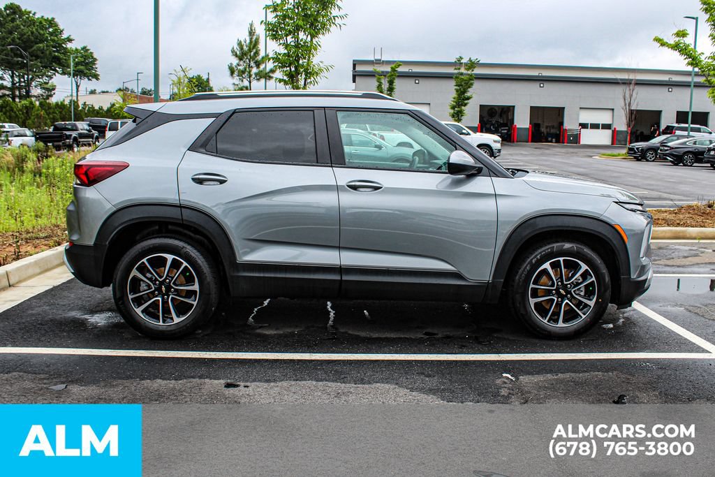 Used 2025 Chevrolet TrailBlazer LT FWD image 8