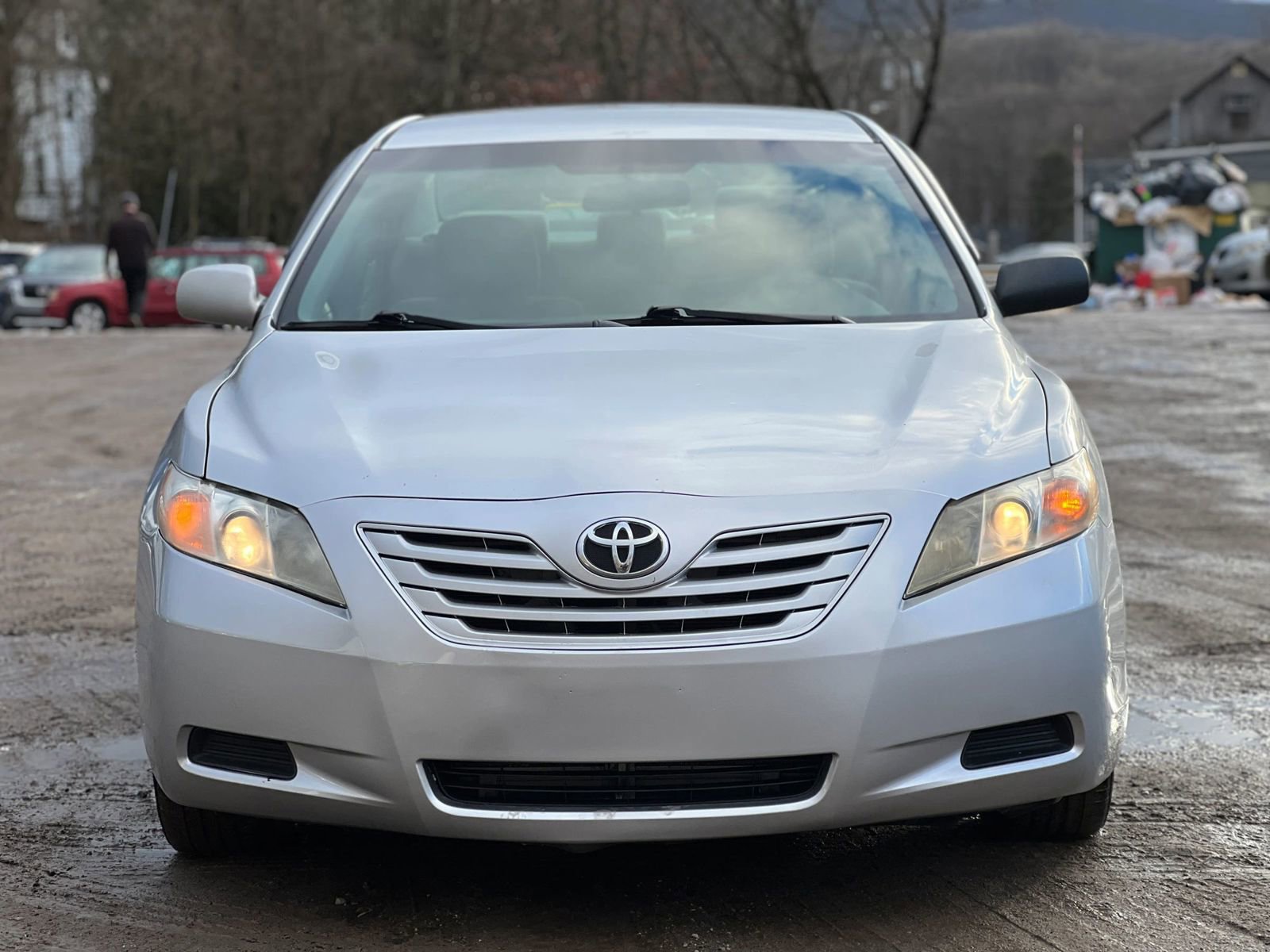 Used 2009 Toyota Camry LE FWD image 1