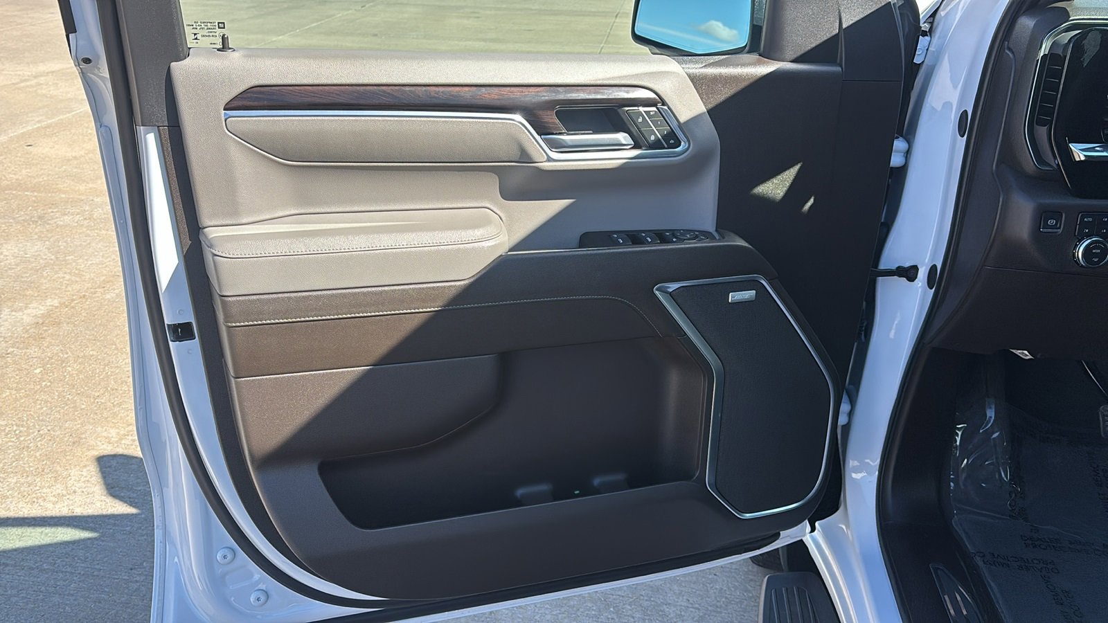 Used 2024 GMC Sierra 1500 SLT w/ SLT Premium Plus Package image 25