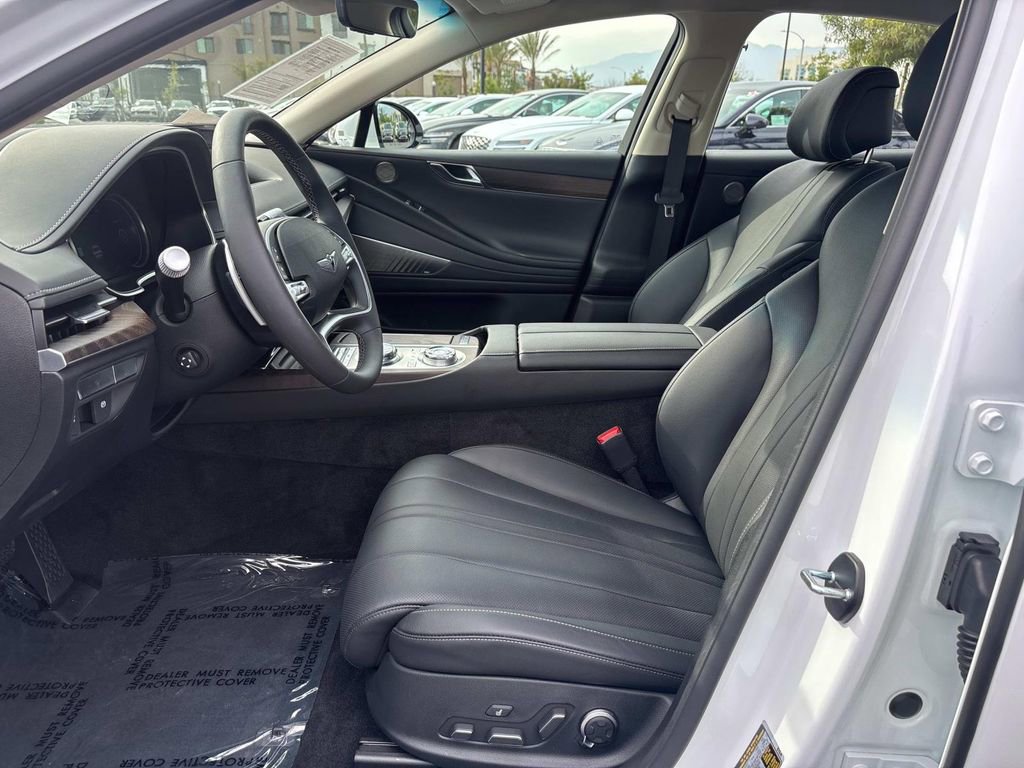 Used 2024 Genesis G80 image 30