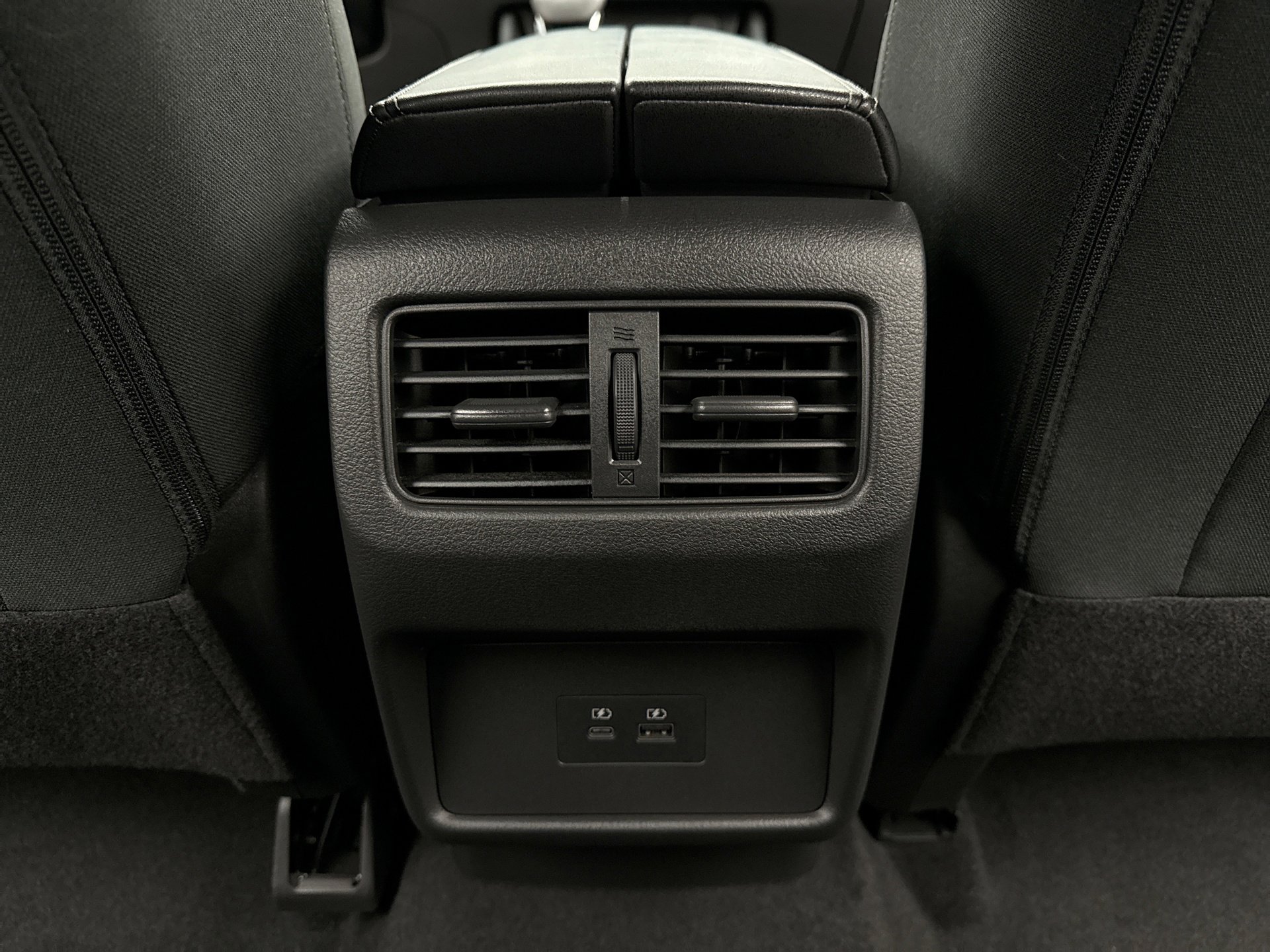 Used 2023 Nissan Rogue SV image 18