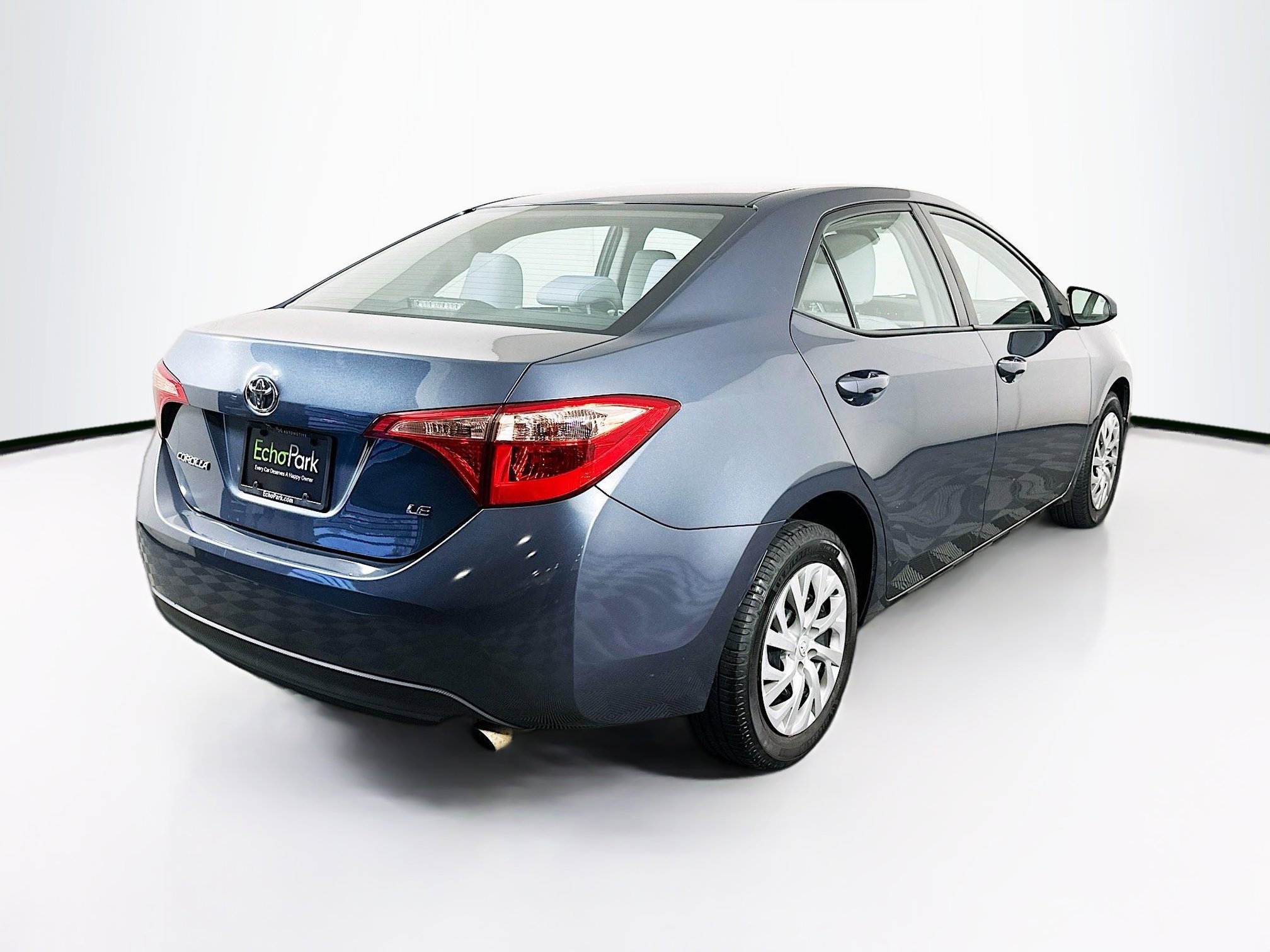 Used 2018 Toyota Corolla LE FWD image 9