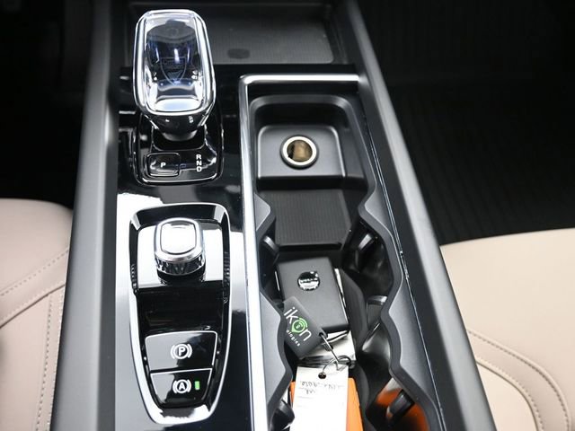 New 2026 Volvo XC60 B5 Plus w/ Protection Package Premier AWD/4WD image 12