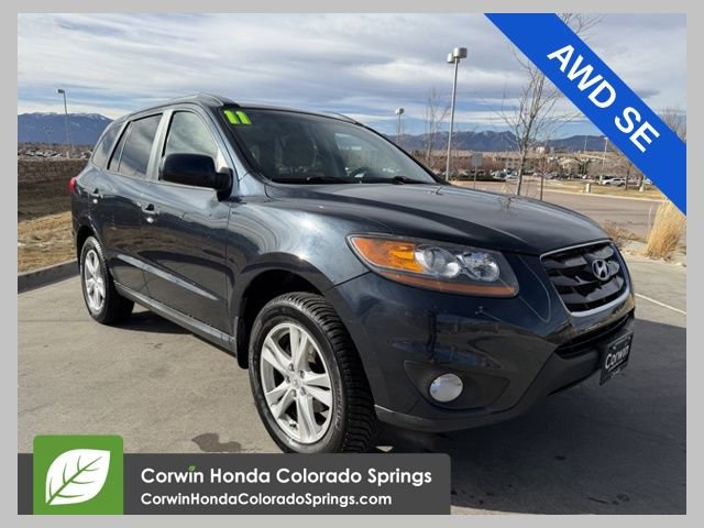 Used 2011 Hyundai Santa Fe SE image 1