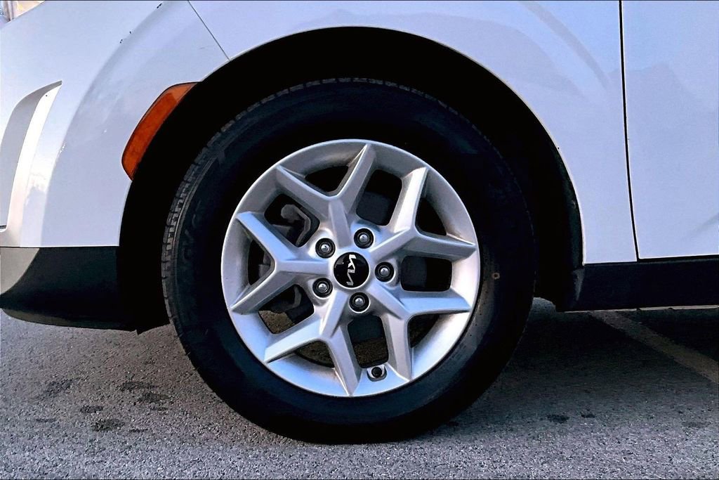 Used 2023 Kia Soul LX w/ LX Technology Package image 9