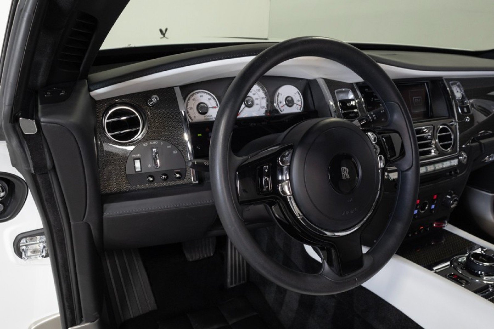 Used 2021 Rolls-Royce Wraith RWD image 23