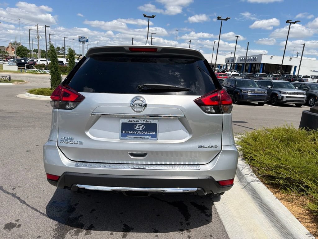 Used 2017 Nissan Rogue SL w/ SL Premium Package AWD/4WD image 7