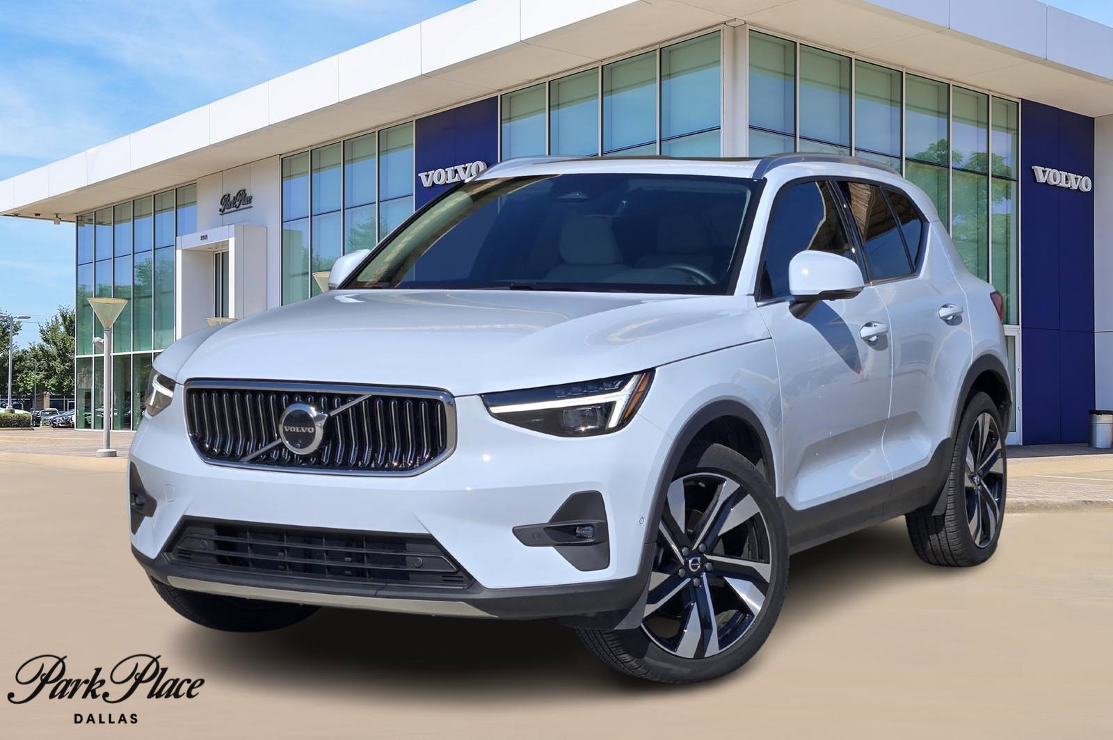 Used 2025 Volvo XC40 B5 Ultra
