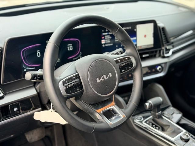 Used 2025 Kia Sportage EX image 9