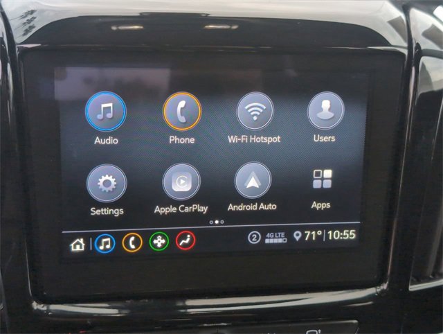 Used 2021 Chevrolet Traverse LT image 13