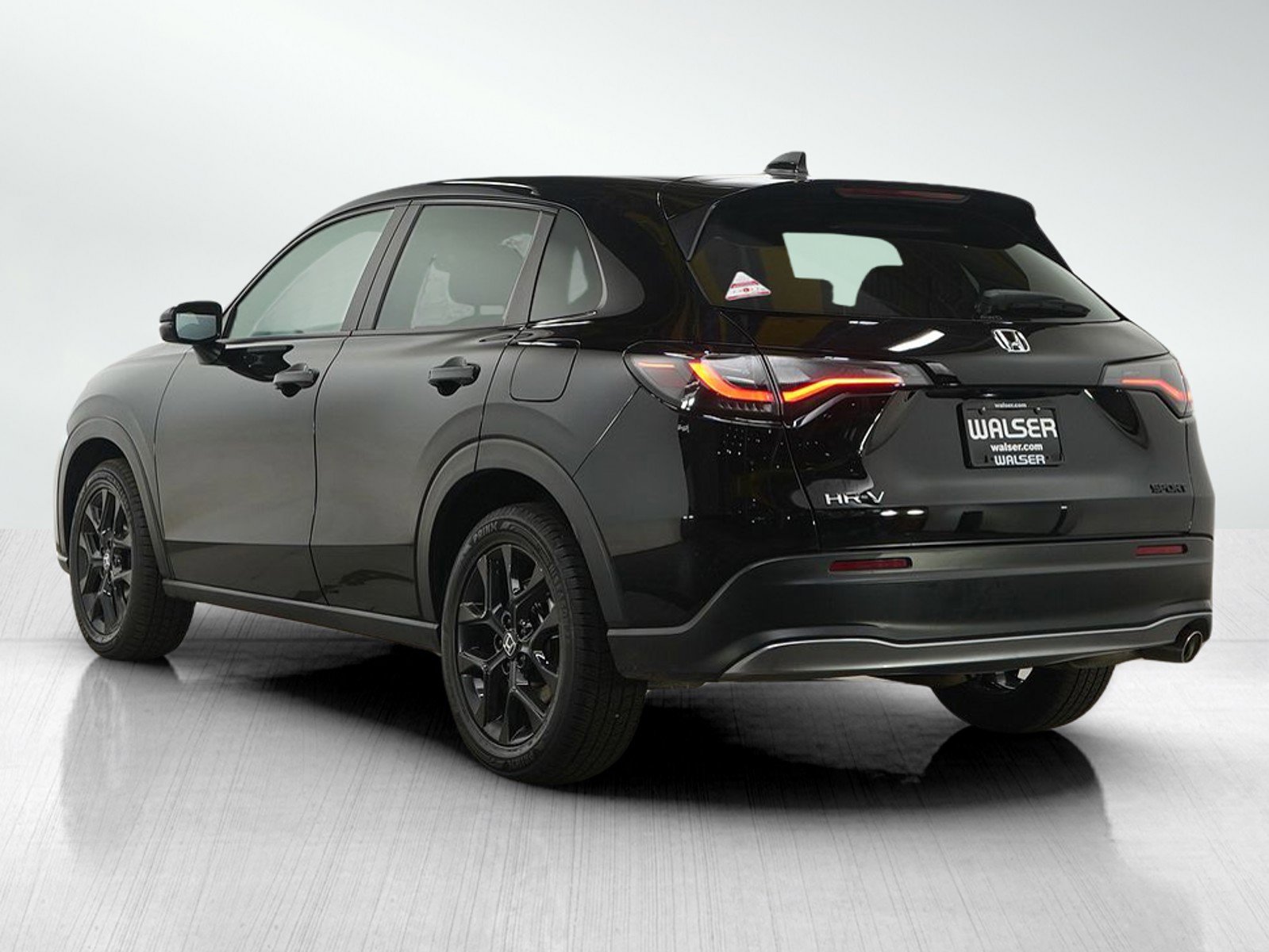 Used 2025 Honda HR-V Sport image 3