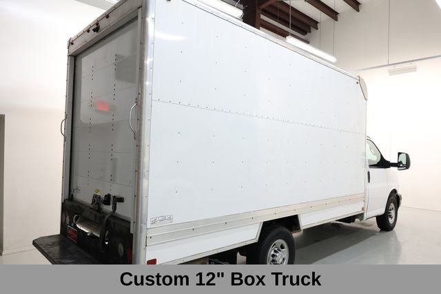 Used 2022 Chevrolet Express 3500 w/ Driver Convenience Package RWD image 11