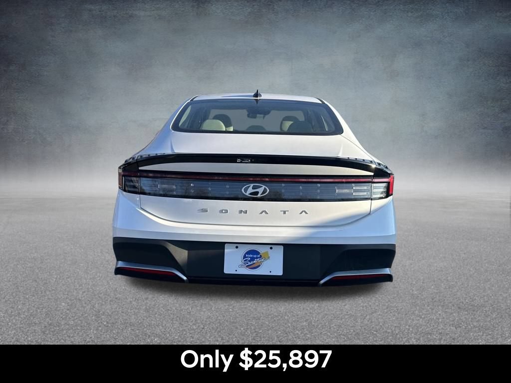Used 2026 Hyundai Sonata SE FWD image 4