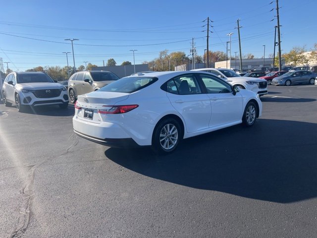 Used 2025 Toyota Camry LE image 8