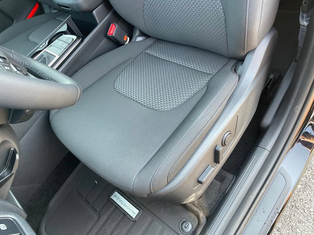 New 2026 Kia Sportage LX w/ LX Convenience Package FWD image 25