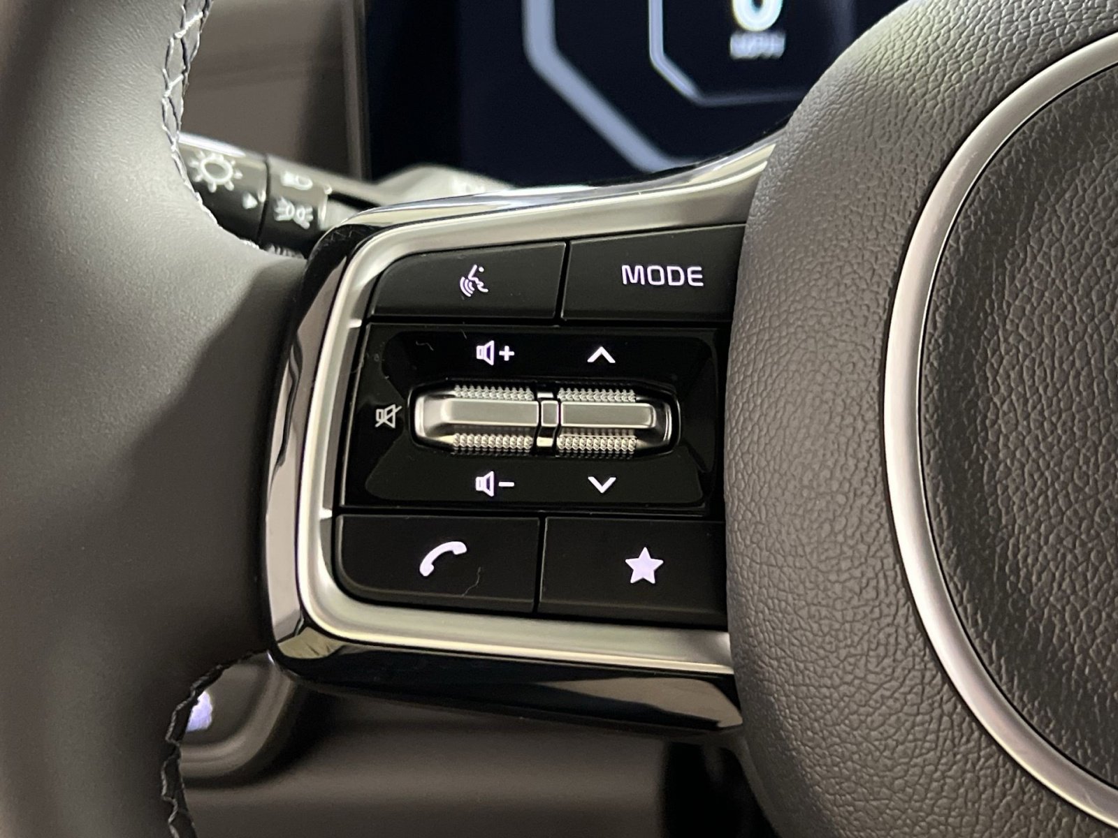 New 2026 Kia Carnival SX w/ SX Dark Edition Package image 30