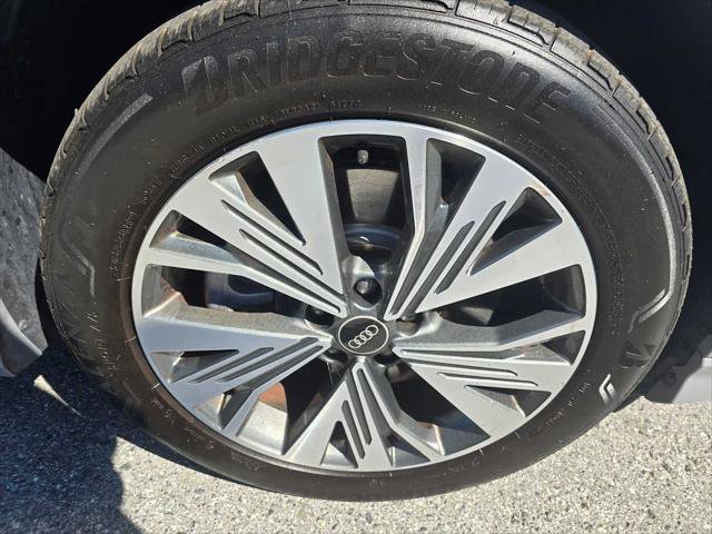 Used 2023 Audi Q4 e-tron Premium Plus w/ Premium Plus image 9